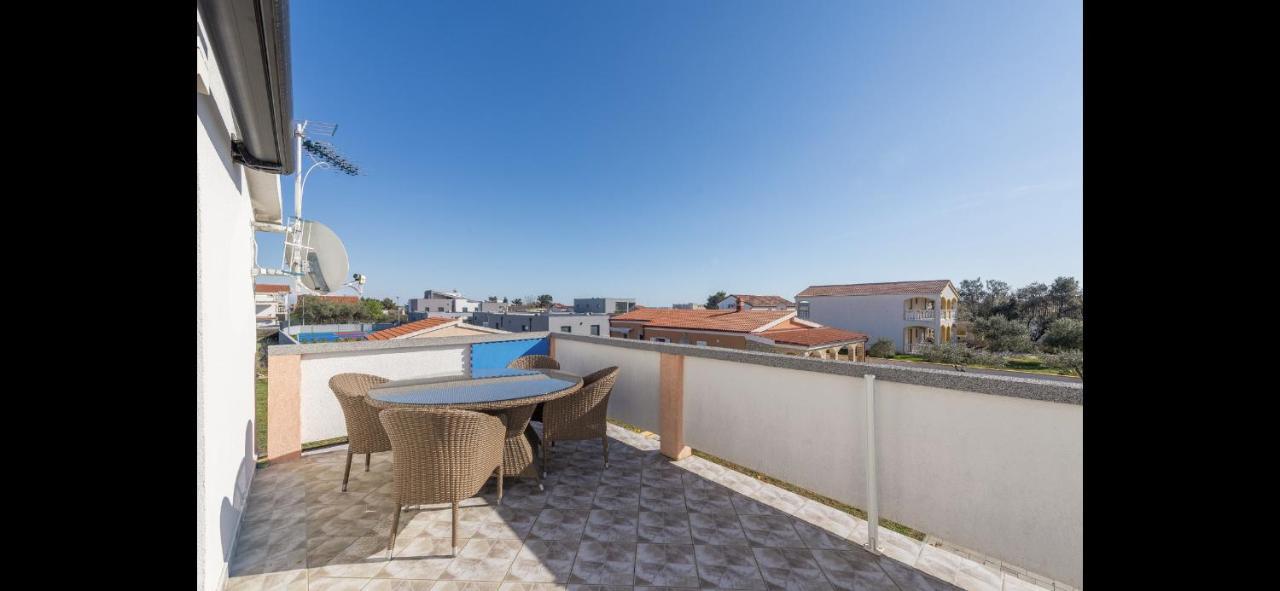 Aurum Luxury Apartments Vir Exterior foto